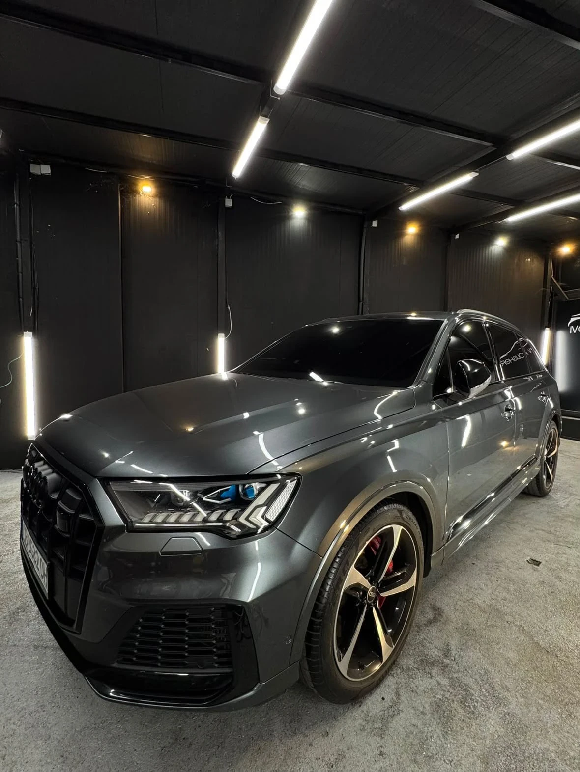 Audi SQ7, снимка 2 - Автомобили и джипове - 55973544