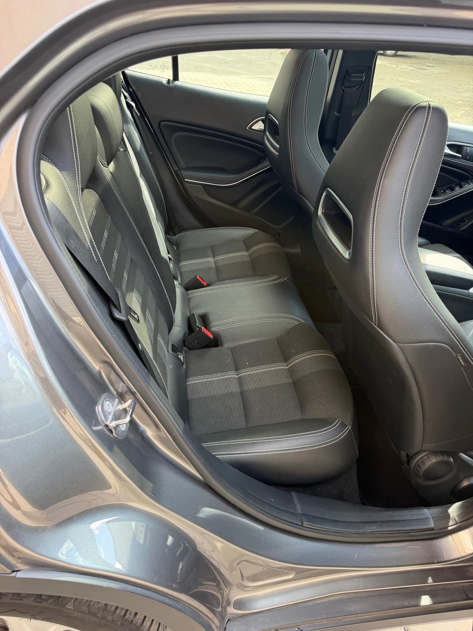 Mercedes-Benz GLA 200 CDi, снимка 9 - Автомобили и джипове - 56247088