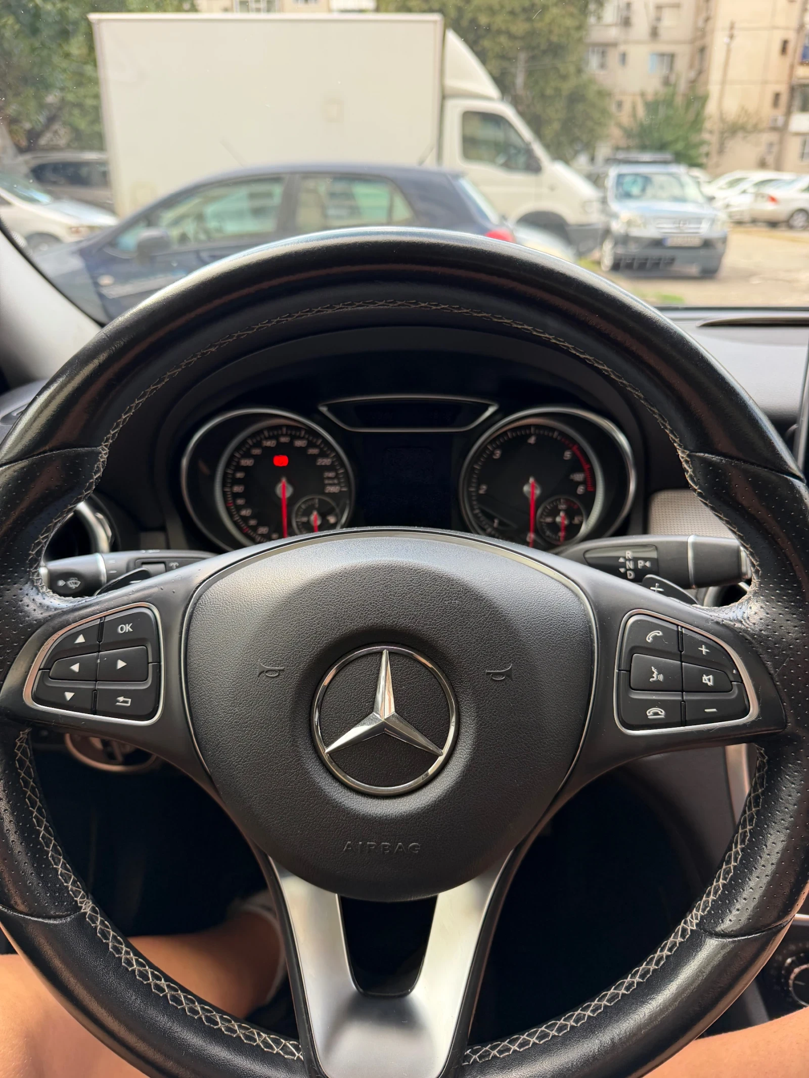 Mercedes-Benz GLA 200 CDi, снимка 13 - Автомобили и джипове - 56247088