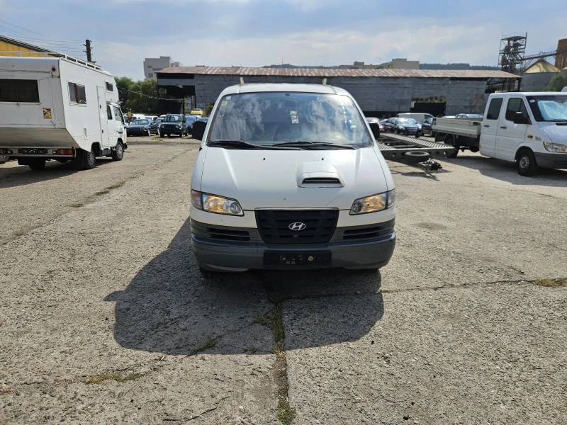 Hyundai H1 2.5tdi 2на гума Б категория, снимка 5 - Бусове и автобуси - 47485102