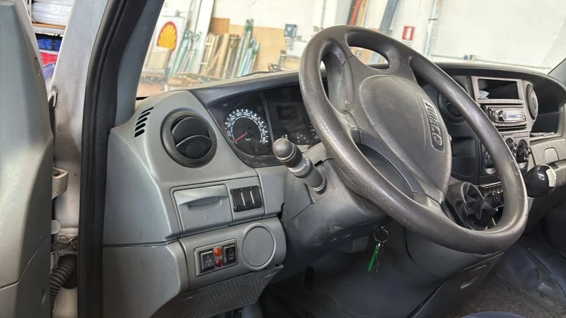 Iveco 35c13 Внос Италия, снимка 15 - Бусове и автобуси - 53203099