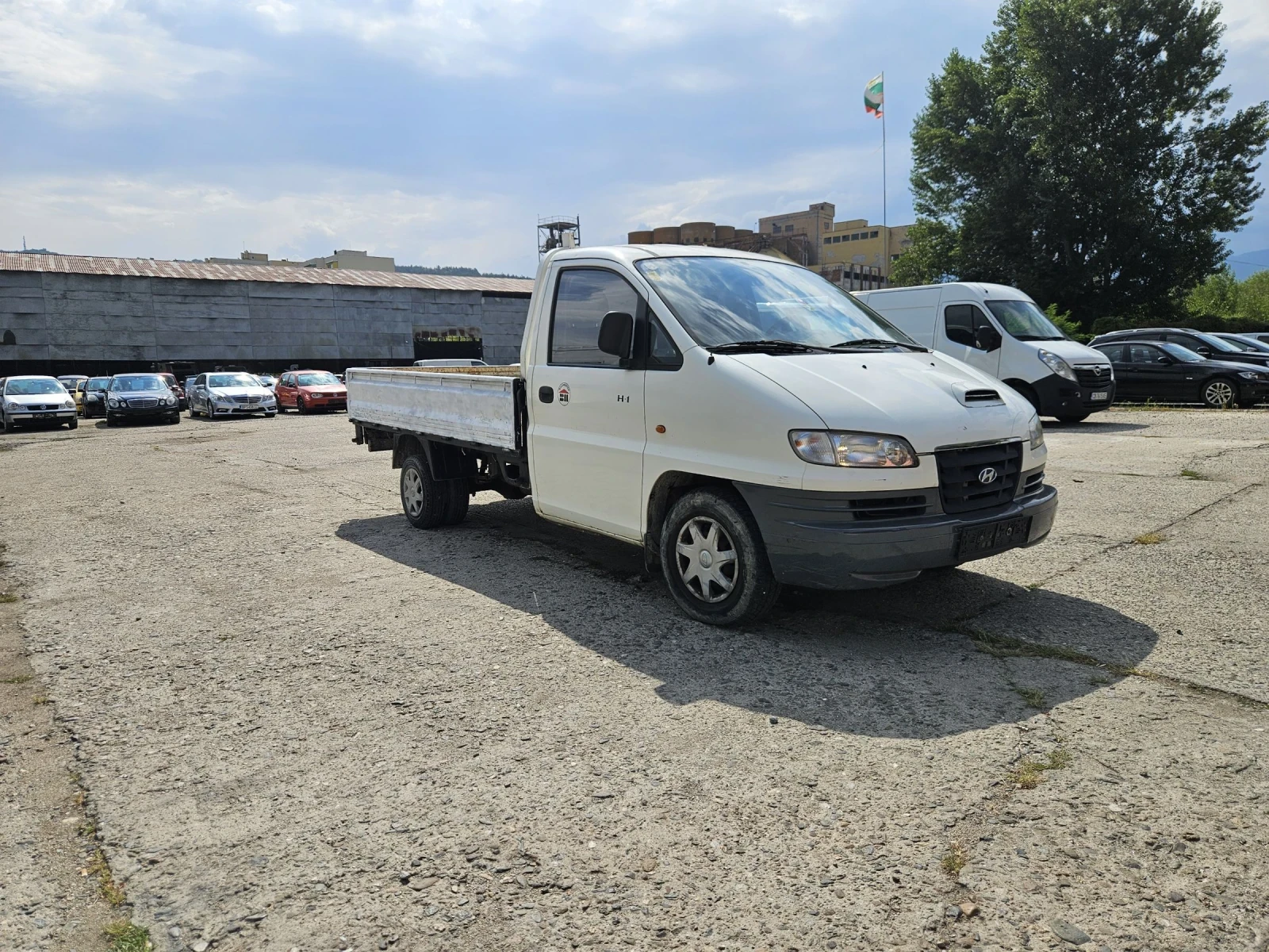 Hyundai H1 2.5tdi 2на гума Б категория - изображение 2