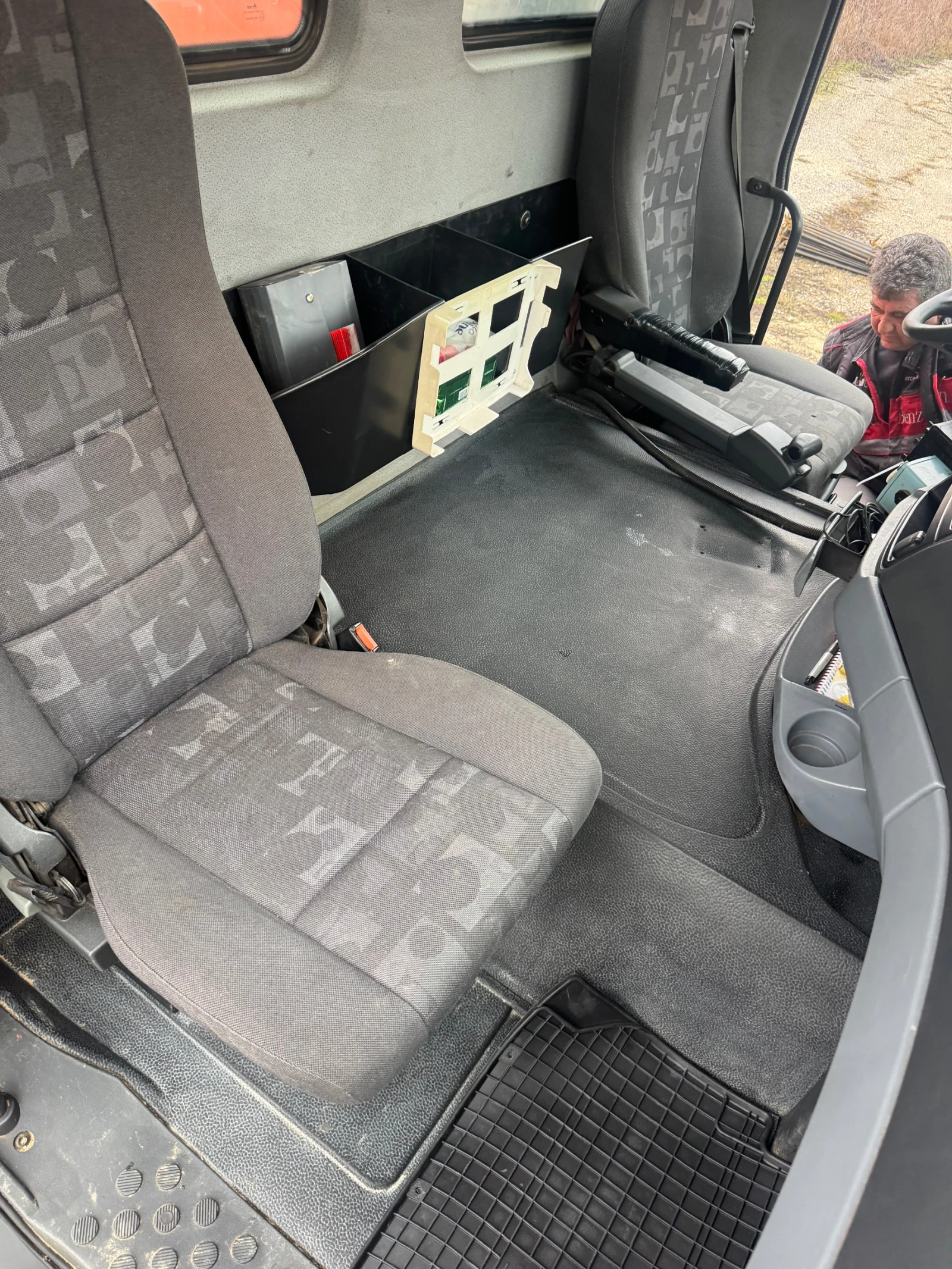 Mercedes-Benz Actros Самосвал 3236 - изображение 6