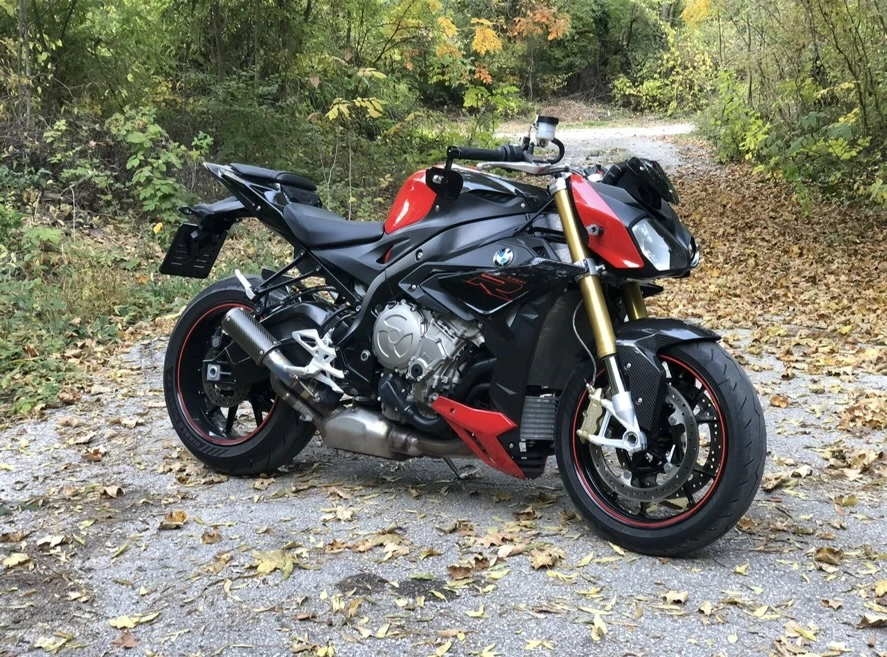 BMW S