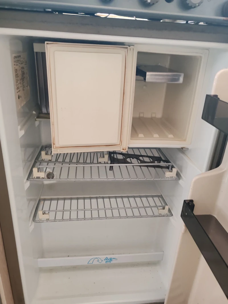 Каравана Dethleffs New Line, снимка 13 - Каравани и кемпери - 52211112