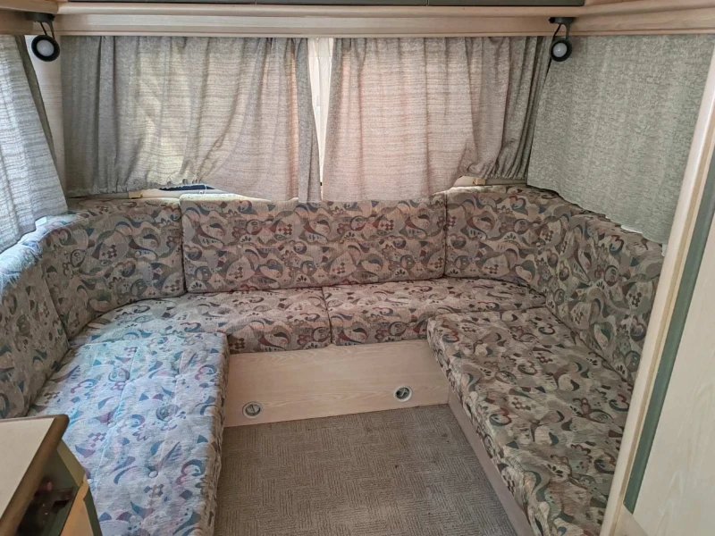 Каравана Dethleffs New Line, снимка 6 - Каравани и кемпери - 52211112