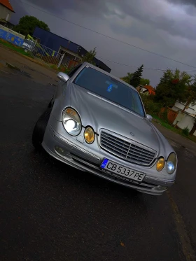 Mercedes-Benz E 320, снимка 1