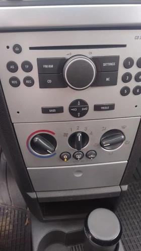 Opel Meriva 1.4 90кс КЛИМА - 1690 € / 3305.35 лв. - 32466195 7