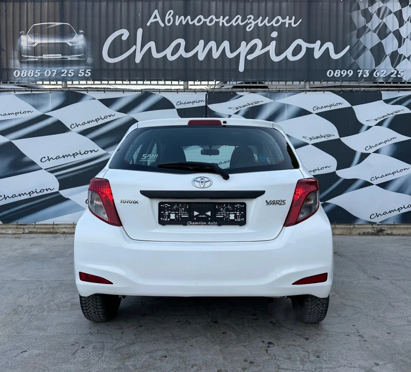 Toyota Yaris 1.3 бензин 4 цилиндъра, снимка 5 - Автомобили и джипове - 45880860