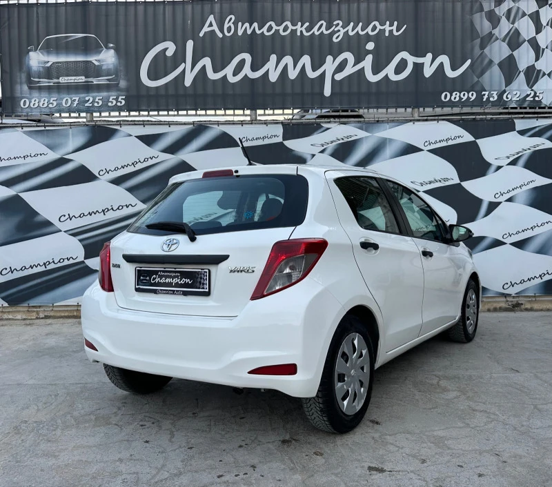 Toyota Yaris 1.3 бензин 4 цилиндъра, снимка 4 - Автомобили и джипове - 45880860