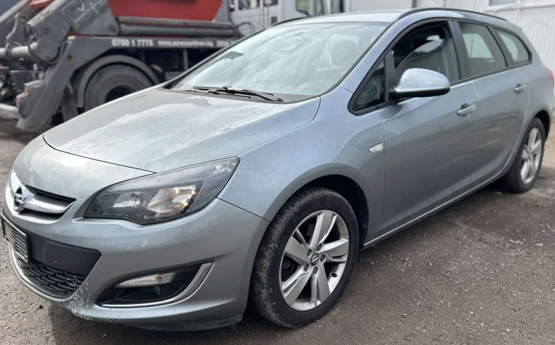 Opel Astra Facelift, снимка 1 - Автомобили и джипове - 47682908