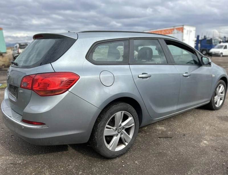 Opel Astra Facelift, снимка 3 - Автомобили и джипове - 47682908