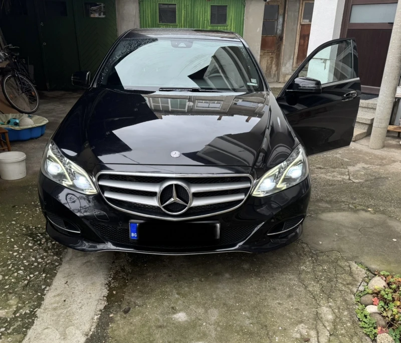 Mercedes-Benz E 220 ОБДУХВАНЕ 4-MATIC, снимка 1 - Автомобили и джипове - 48303439