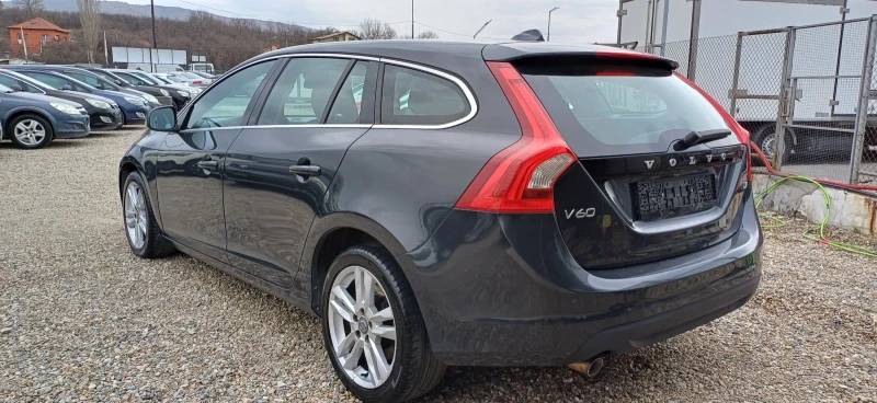 Volvo V60, снимка 3 - Автомобили и джипове - 49455115