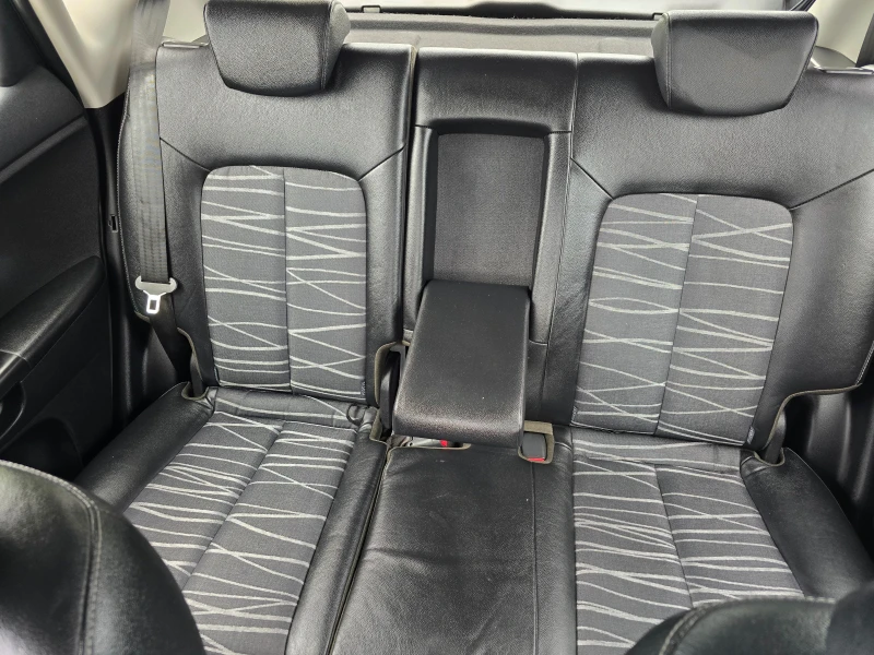 Kia Venga 1.4GRDI-FACE-ЕВРО 6В-НАВИГАЦИЯ-КАМЕРА, снимка 13 - Автомобили и джипове - 50473063