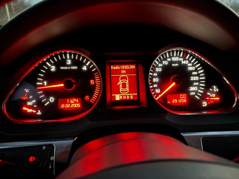 Audi A6 3.0TDI/Quattro/Автомат/Кожа/Подгрев, снимка 14 - Автомобили и джипове - 52792844