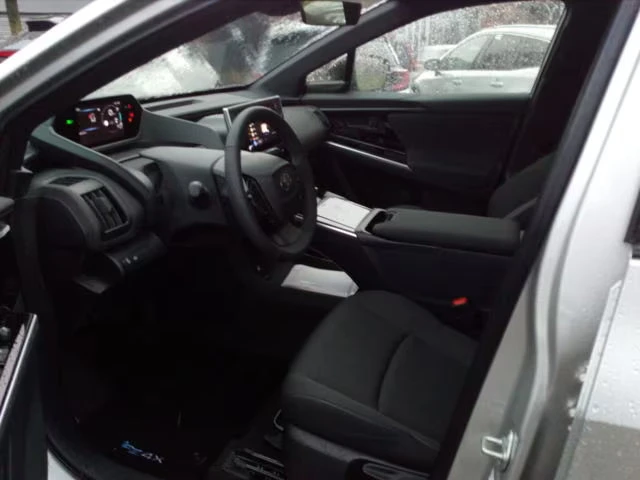 Toyota bZ4X НОВ!/COMFORT/204HP/CAM/H.PUMP/NAVI/CPLAY/FWD/482q, снимка 7 - Автомобили и джипове - 55276258