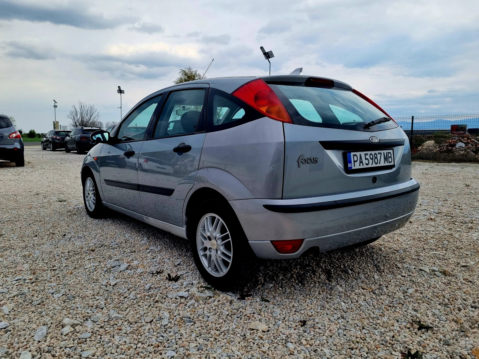 Ford Focus 1.6i 101ks.Klimatik - изображение 7