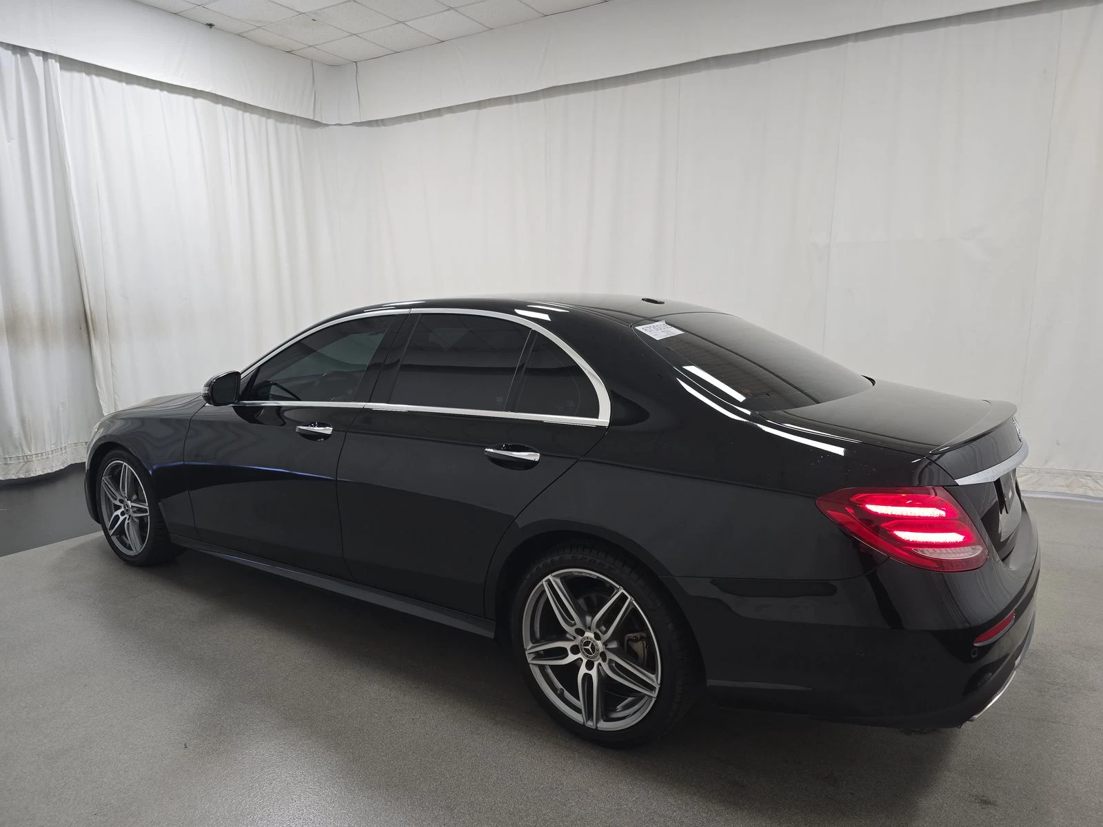 Mercedes-Benz E 300 burmester* multibeam led* Parking Assist - изображение 6