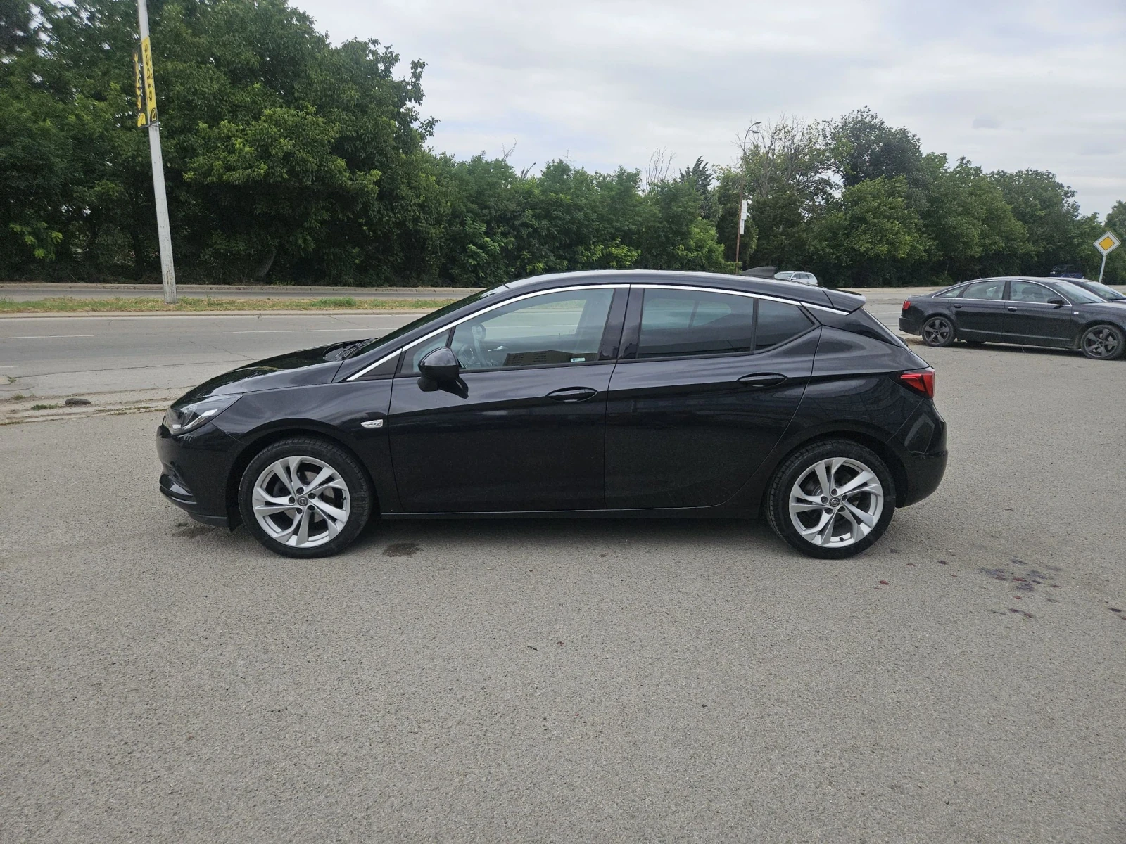 Opel Astra 1.4i-LED--NAVI - изображение 8