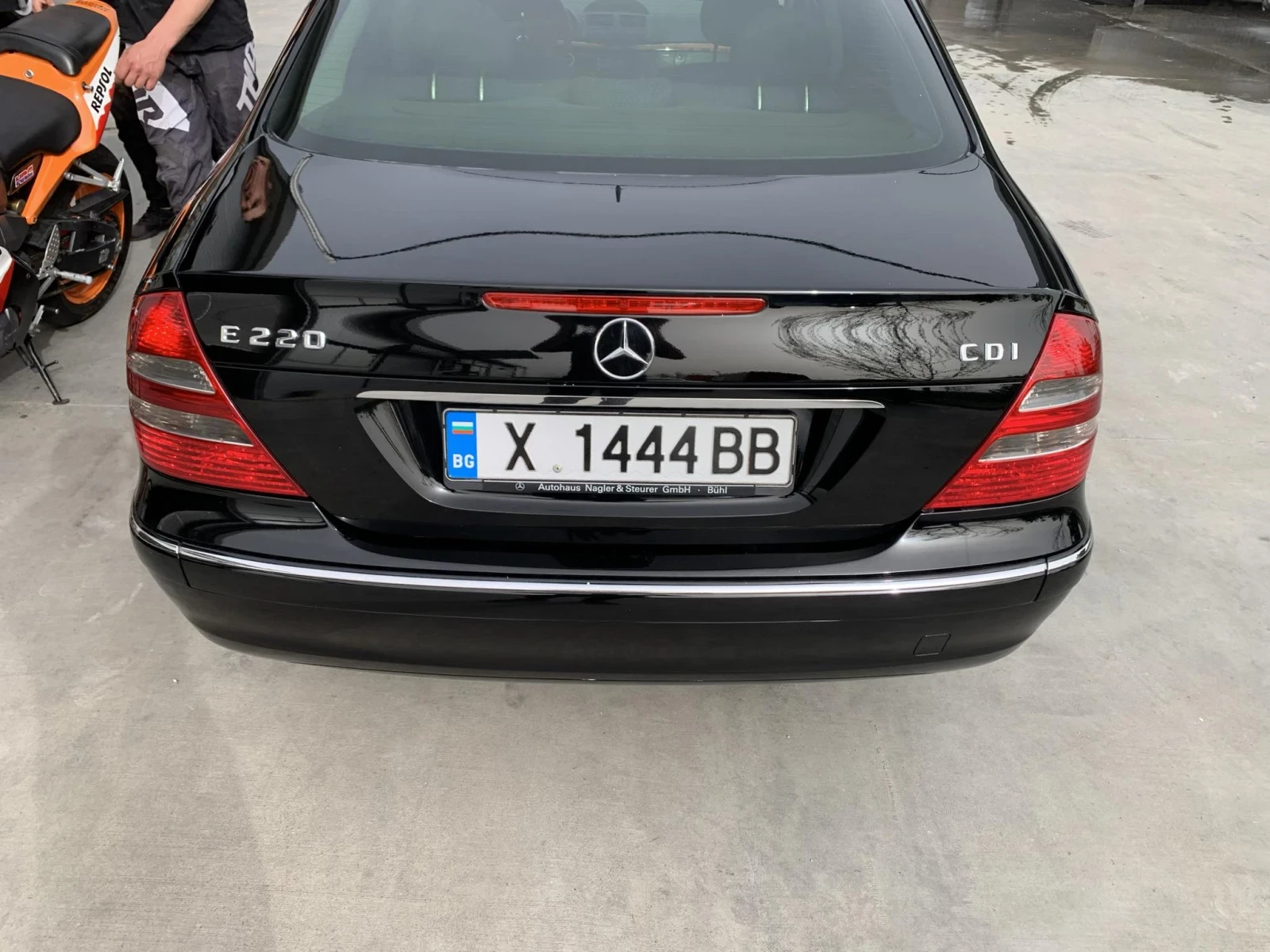 Mercedes-Benz E 220 2.2 CDI / автомат - изображение 5