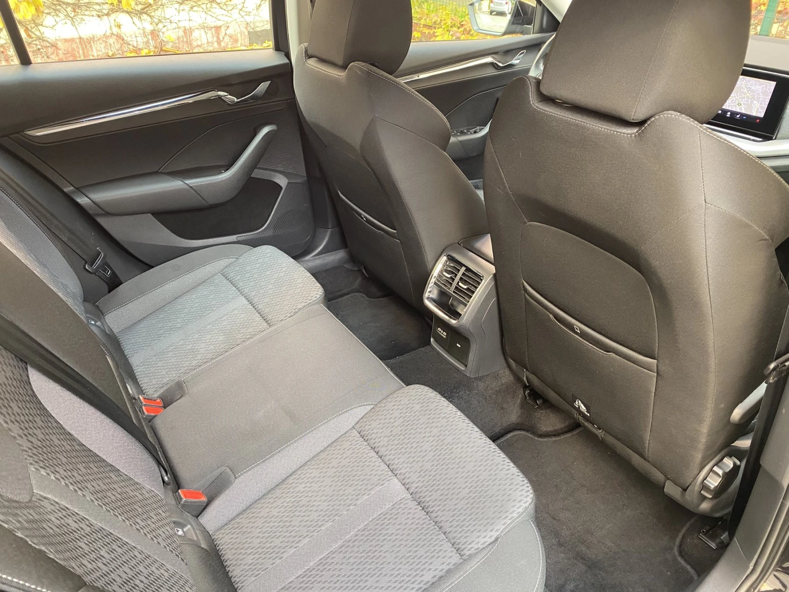 Skoda Octavia 2.0TDI/ DSG / HEAD UP / ACC / Premium | Mobile.bg   12