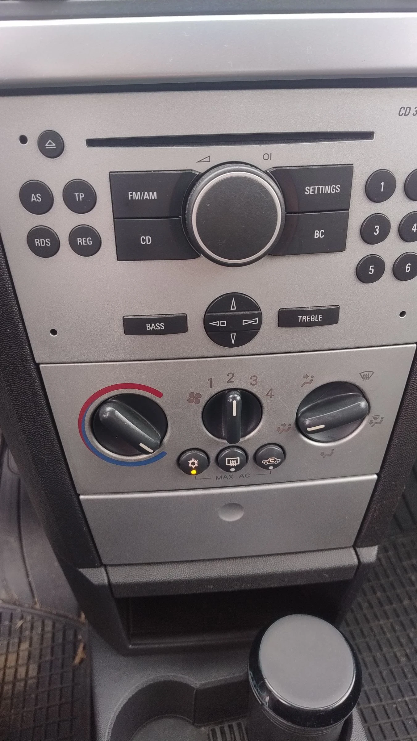 Opel Meriva 1.4 90кс КЛИМА - изображение 7