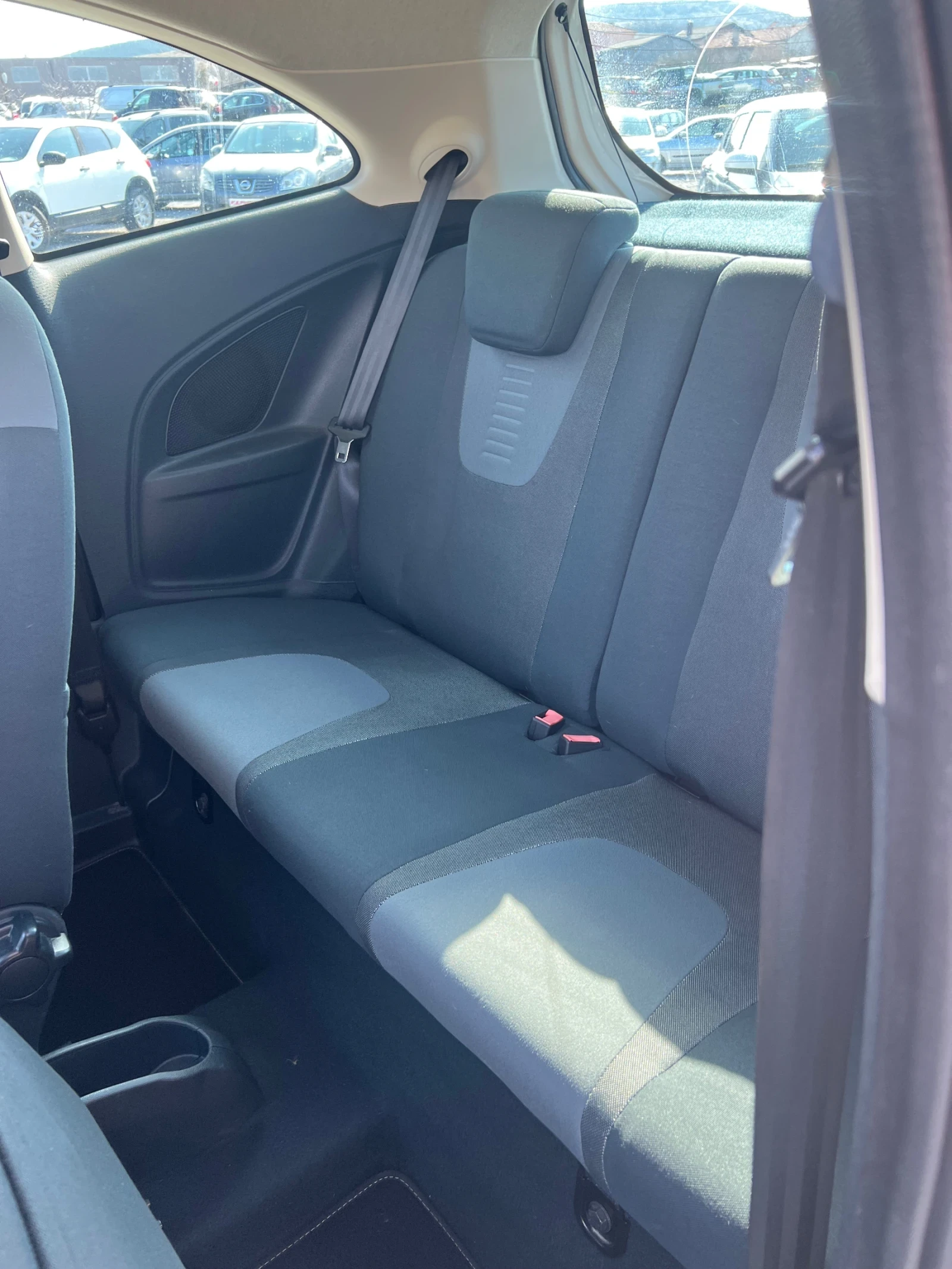 Ford Ka 1.2i TITANIUM Euro6B, снимка 13 - Автомобили и джипове - 53746988