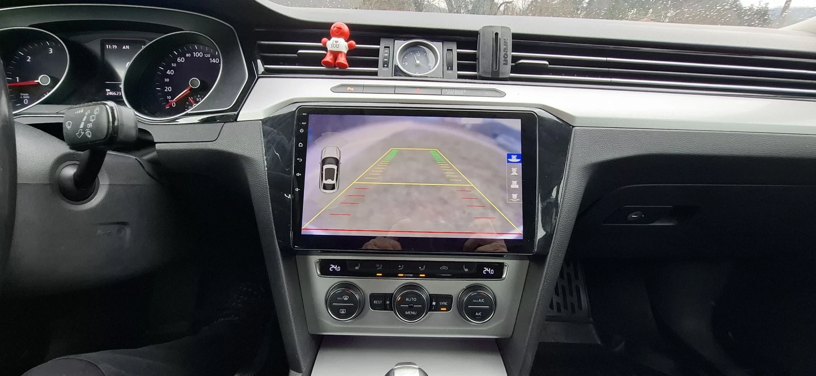 VW Passat, снимка 14 - Автомобили и джипове - 53936718