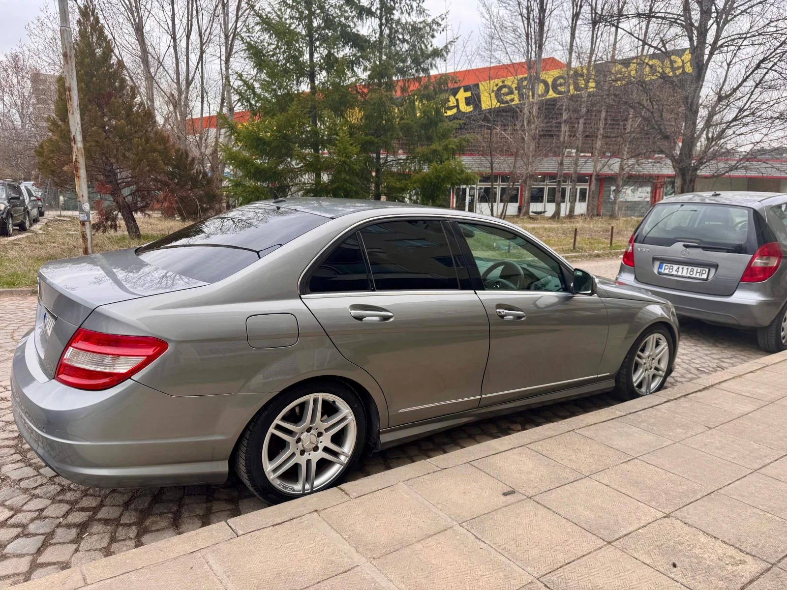 Mercedes-Benz C 300 Mercedes C280/300 SPORT AMG line Harman Kardon 7G, снимка 2 - Автомобили и джипове - 53974130