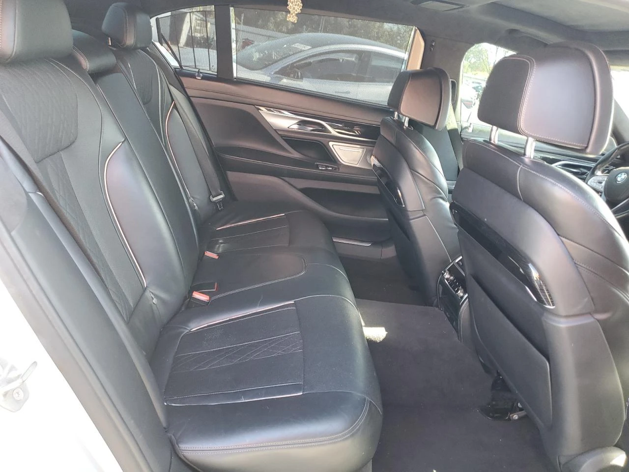 BMW 750 4.4l Xi, снимка 11 - Автомобили и джипове - 54430481