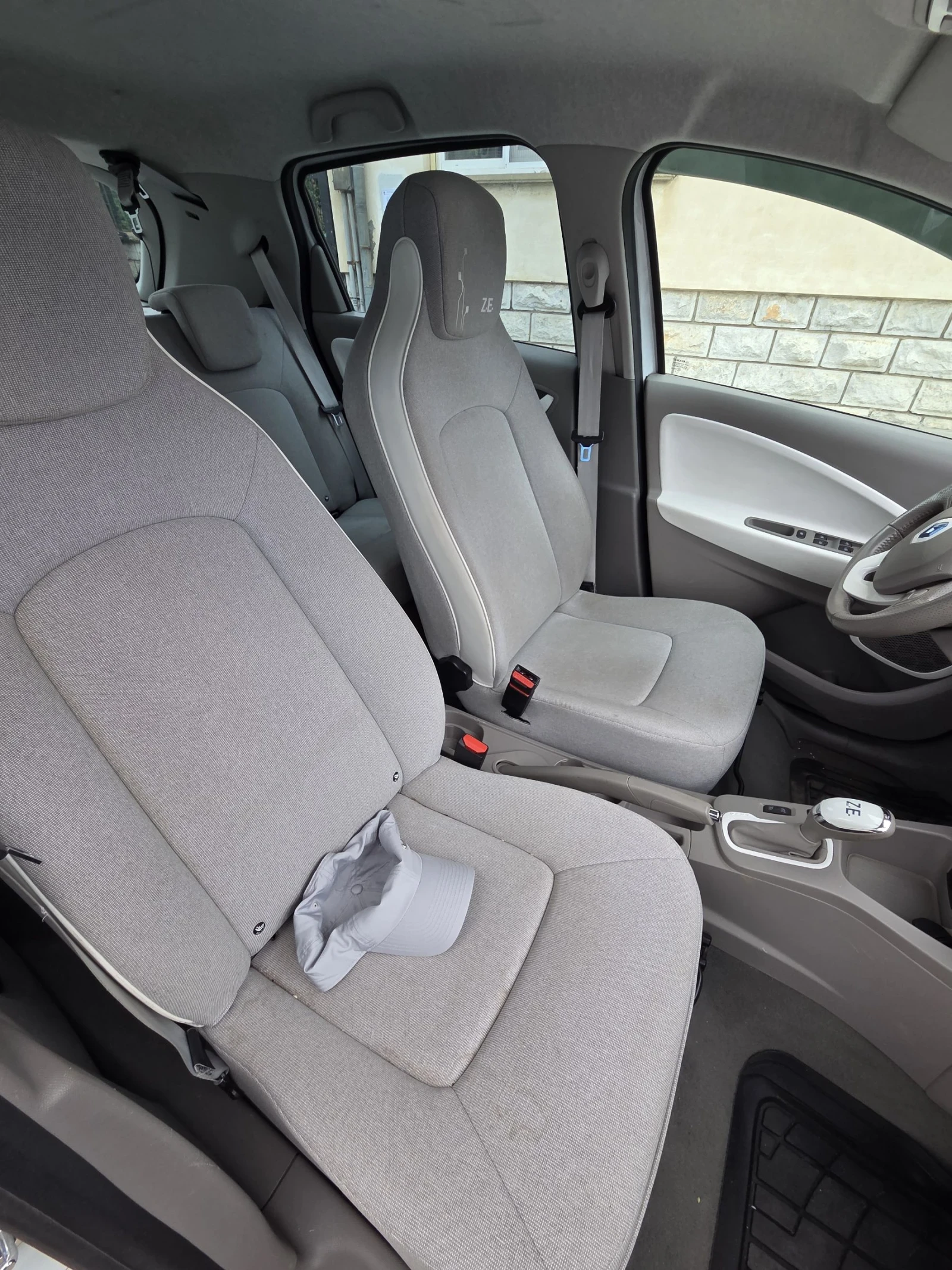 Renault Zoe лек, снимка 5 - Автомобили и джипове - 54654389