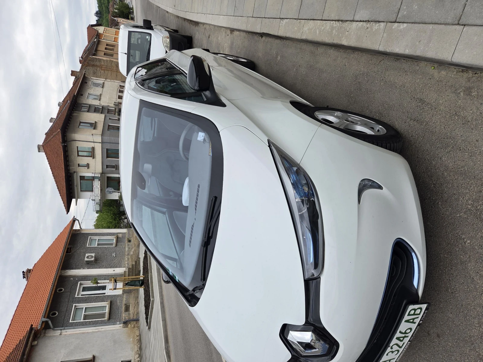 Renault Zoe лек, снимка 8 - Автомобили и джипове - 54654389