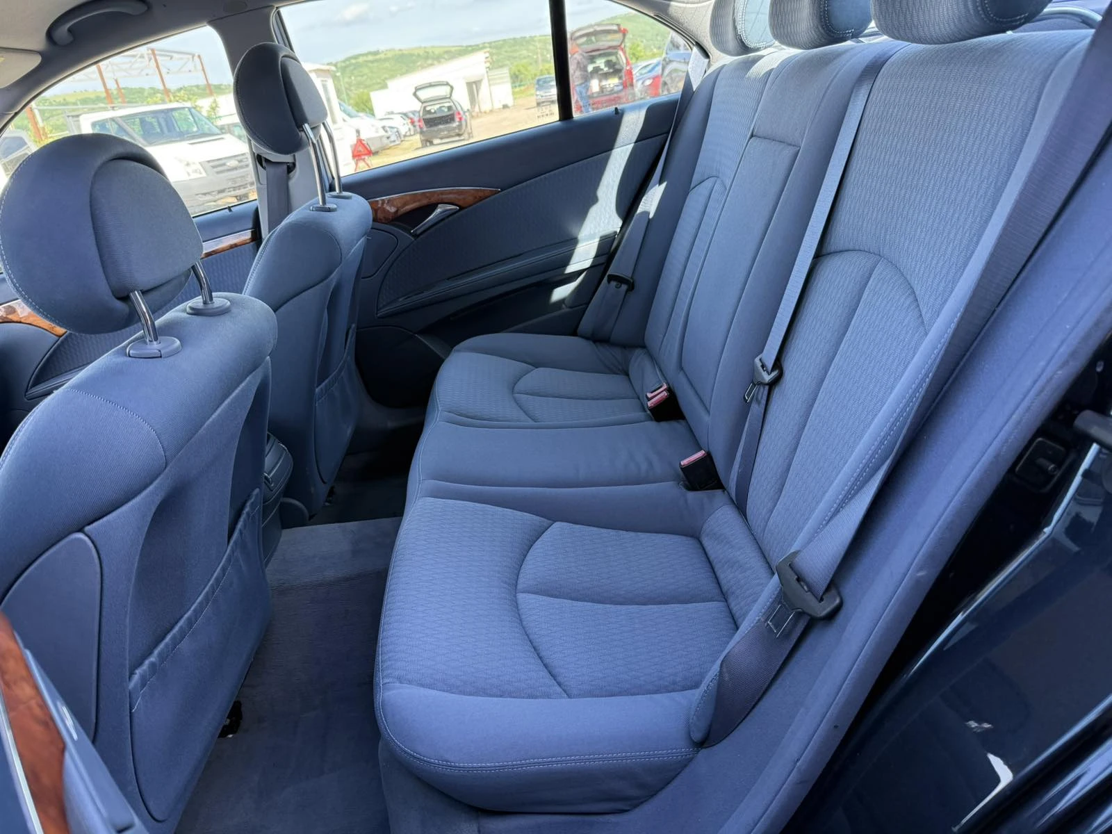 Mercedes-Benz E 220 2.2CDI AVTOMAT, снимка 13 - Автомобили и джипове - 54548231