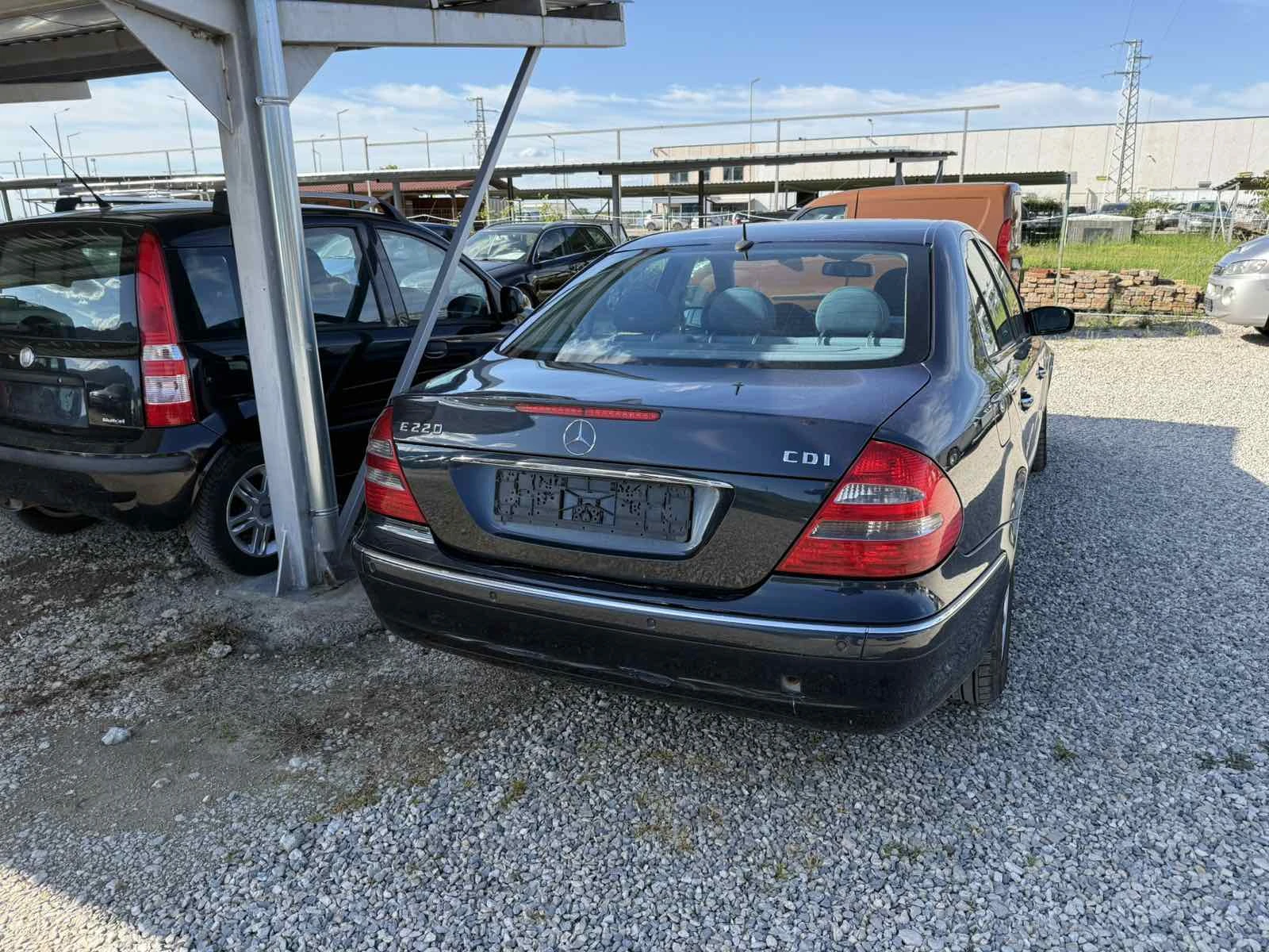 Mercedes-Benz E 220 2.2CDI AVTOMAT, снимка 6 - Автомобили и джипове - 54548231