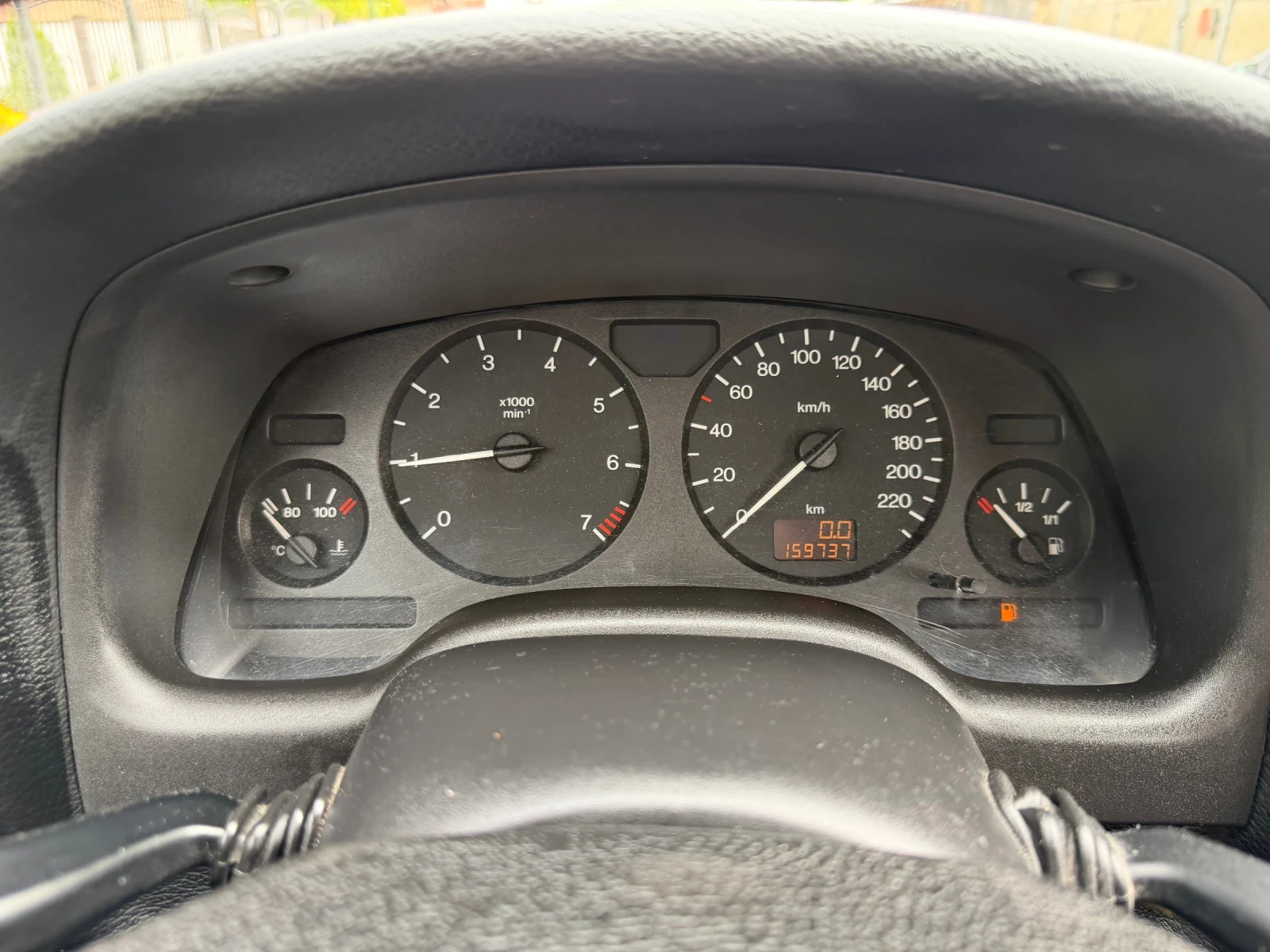 Opel Astra 1.6i 75кс климатик, снимка 6 - Автомобили и джипове - 54644985