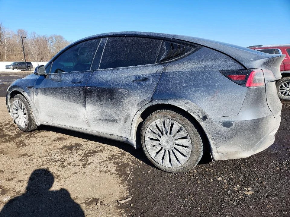 Tesla Model Y, снимка 2 - Автомобили и джипове - 55046123