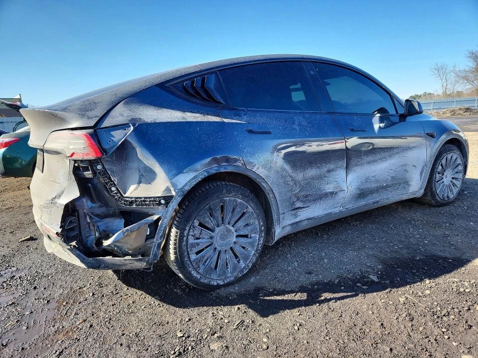 Tesla Model Y, снимка 3 - Автомобили и джипове - 55046123