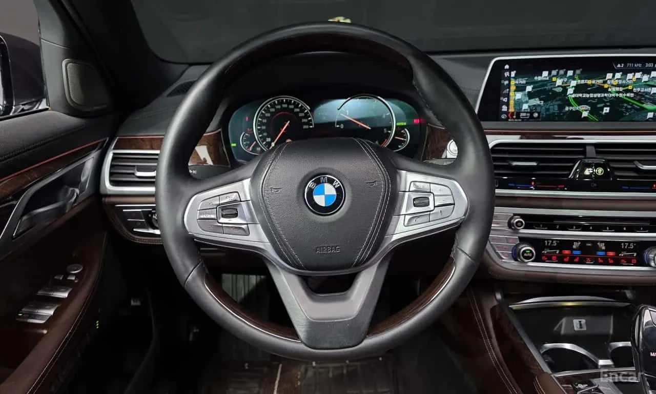 BMW 730 * 730Ld xDrive * CARFAX * ЦЕНА ДО БГ, снимка 15 - Автомобили и джипове - 55508527