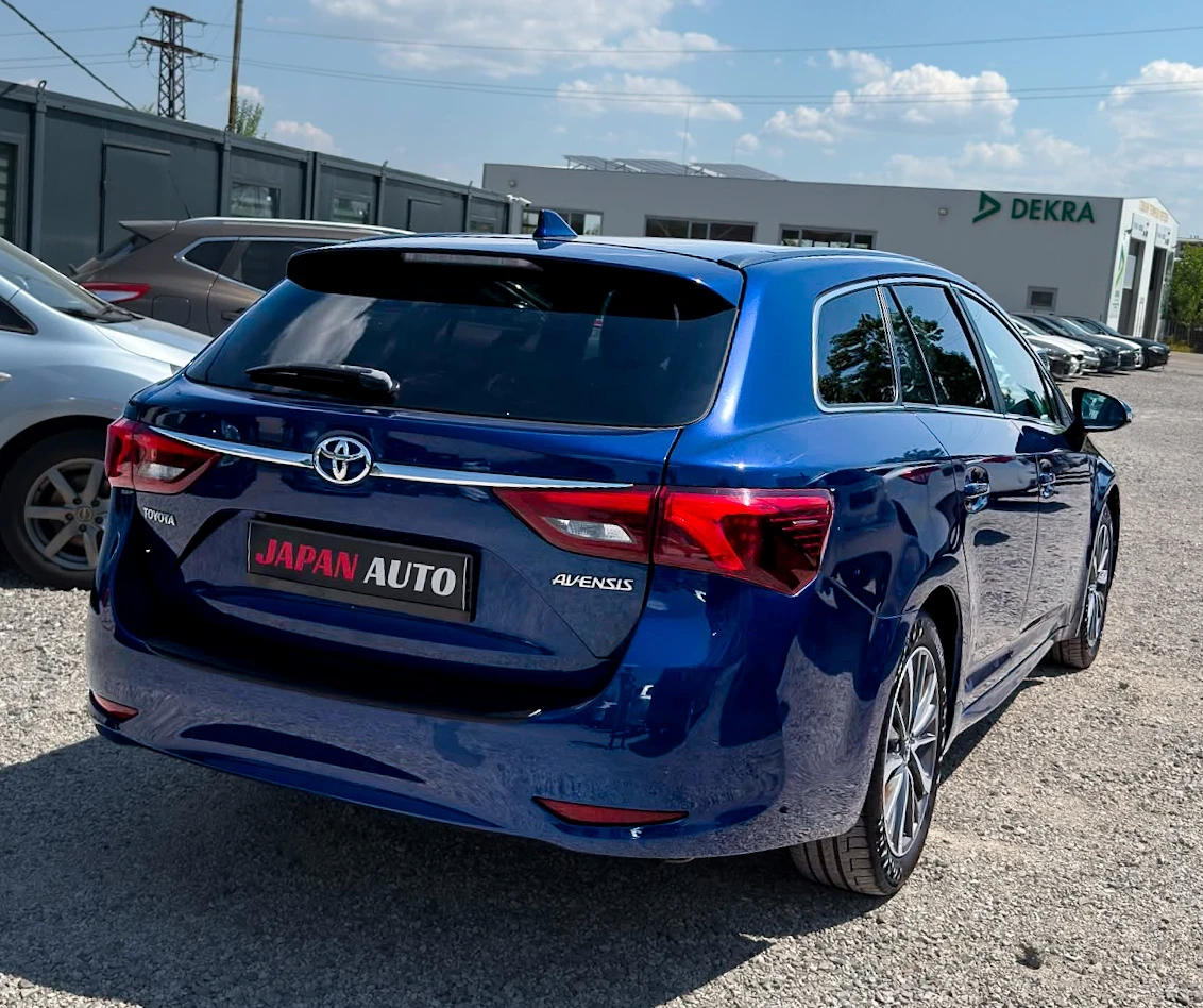 Toyota Avensis 1.8 бензин ТОП!!! С гаранция!, снимка 4 - Автомобили и джипове - 55574783