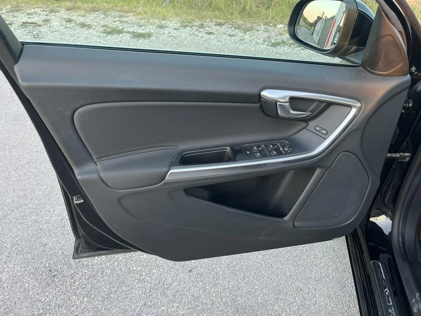 Volvo V60 2.0 D3  163кс EURO 5B АВТОМАТ NAVI ВНОС ИТАЛИЯ, снимка 7 - Автомобили и джипове - 55749249