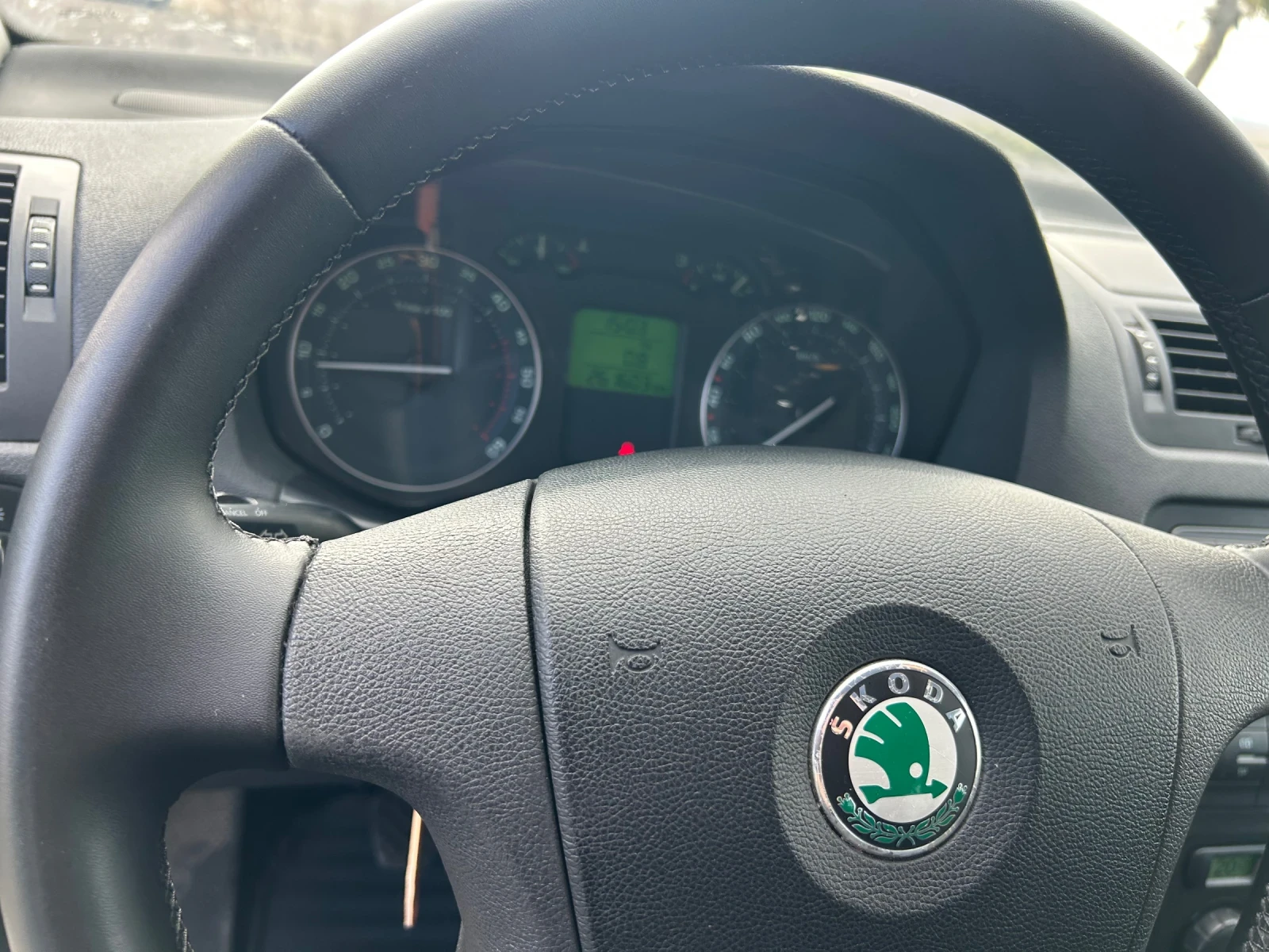 Skoda Octavia, снимка 9 - Автомобили и джипове - 56663385