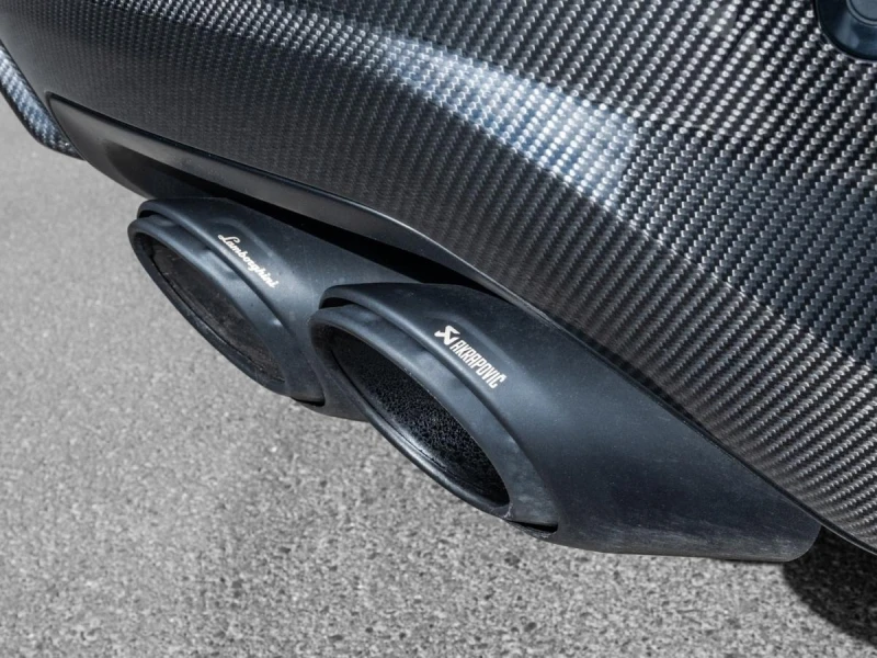 Lamborghini Urus PERFORMANTE AKRAPOVIC CARBON B&O CERAMIC HEAD UP, снимка 9 - Автомобили и джипове - 51508577