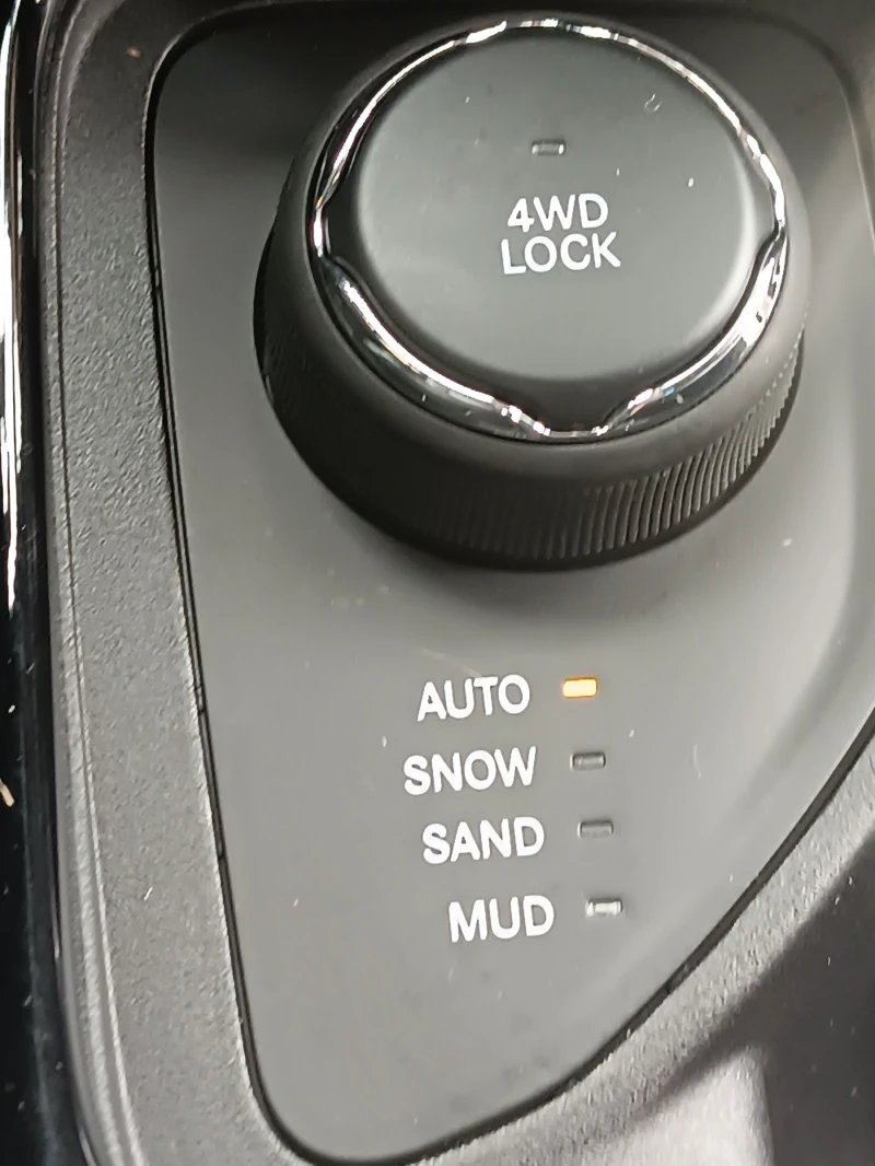 Jeep Compass 1.4/170ps/4x4-LIMITED, снимка 14 - Автомобили и джипове - 51606149