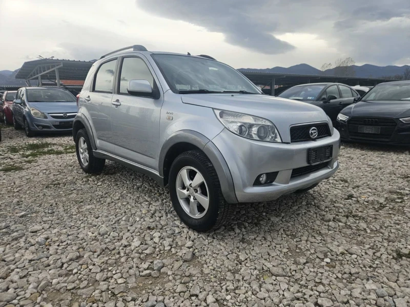 Daihatsu Terios 1.5* фабрична газ * , снимка 3 - Автомобили и джипове - 52455046