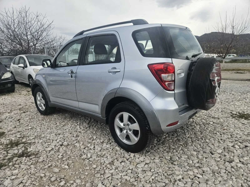 Daihatsu Terios 1.5* фабрична газ * , снимка 8 - Автомобили и джипове - 52455046