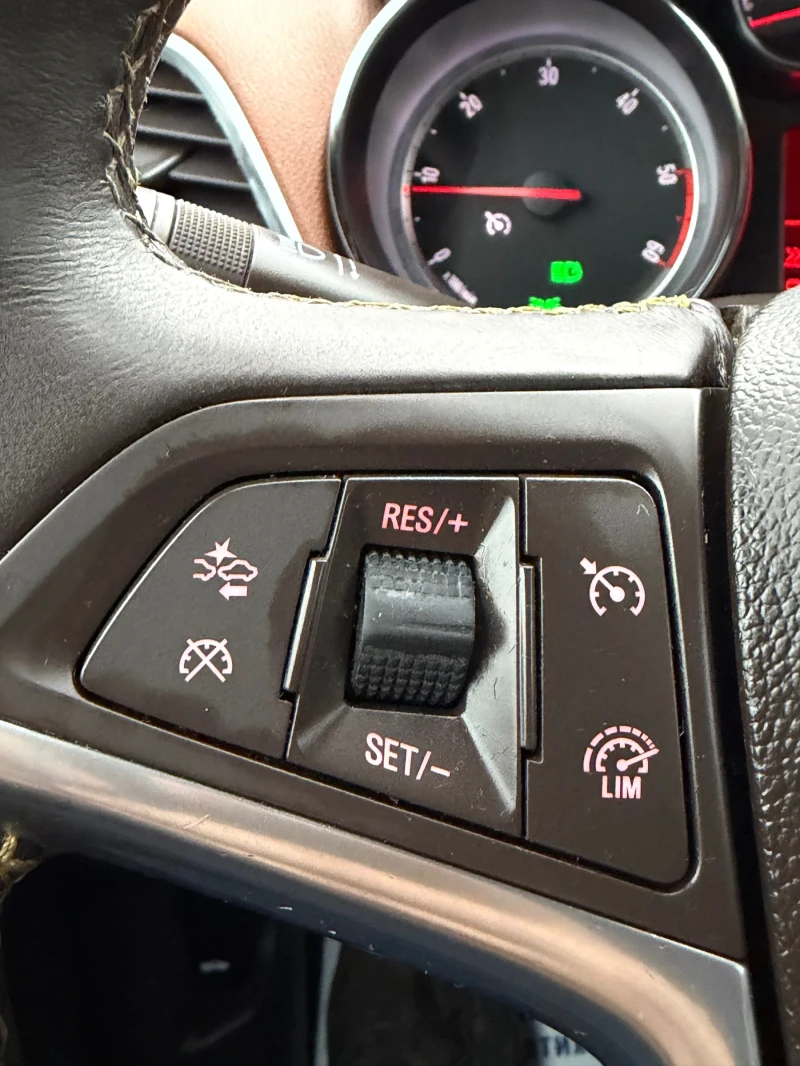 Opel Mokka 1.7CDTI* Нави* Камера* ТОП* , снимка 13 - Автомобили и джипове - 52681463