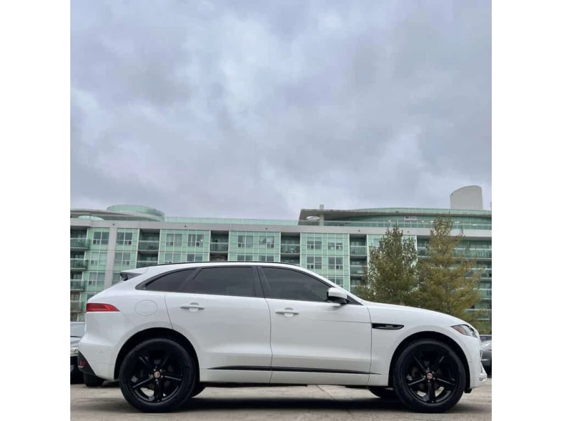 Jaguar F-PACE * 20d / R Sport / No Accident/ Finance * CARFAX * , снимка 8 - Автомобили и джипове - 53529016