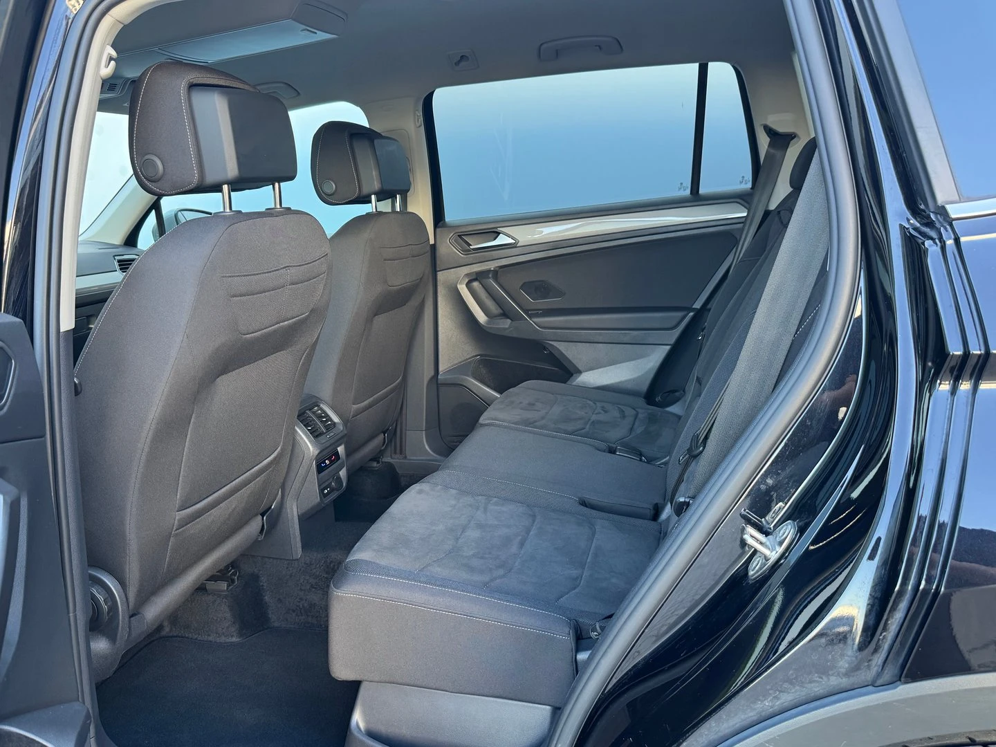 VW Tiguan LWB PA Life 2.0TDI DSG | Mobile.bg — изображение 9