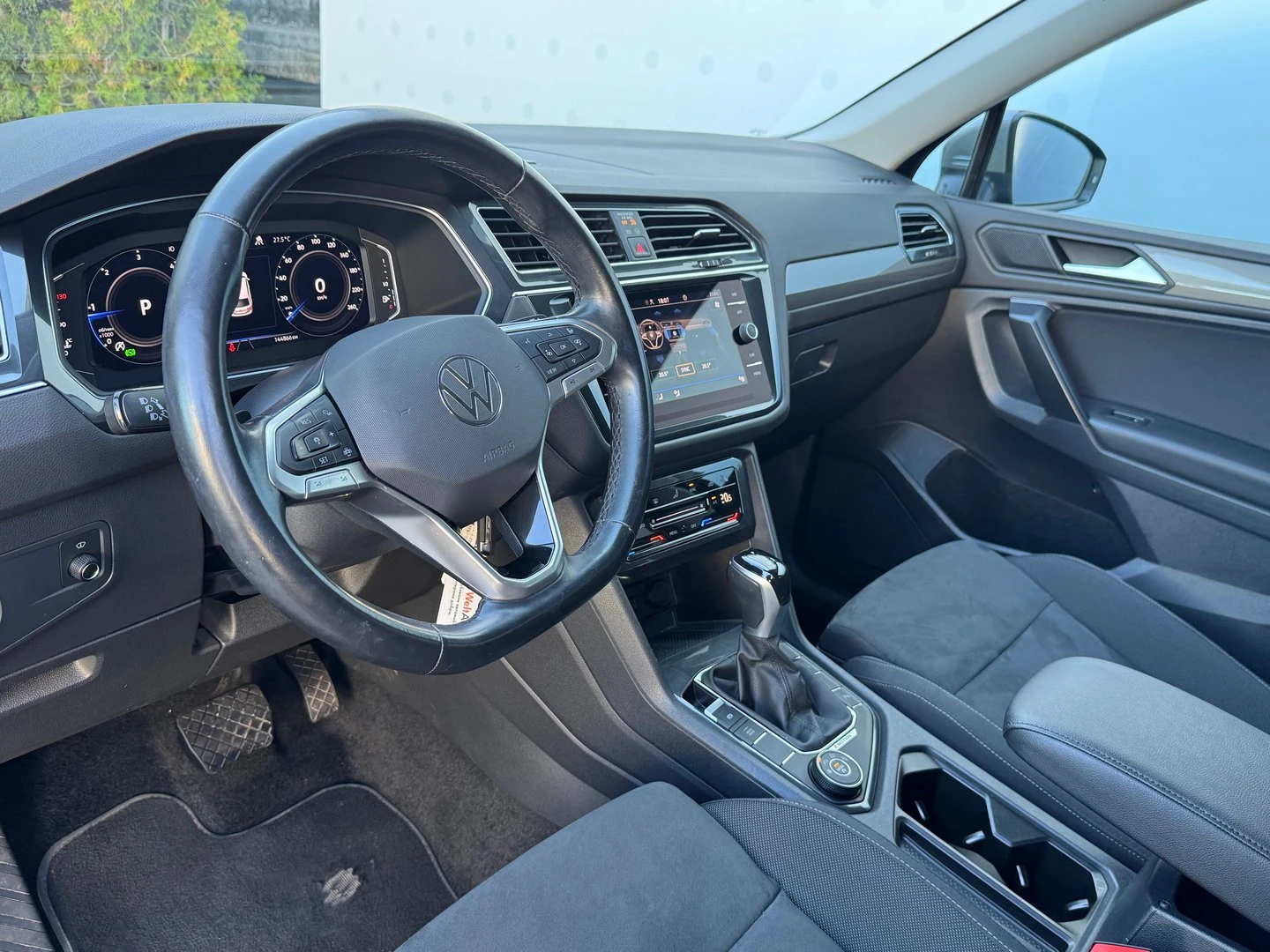 VW Tiguan LWB PA Life 2.0TDI DSG | Mobile.bg — изображение 10
